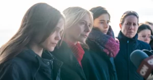 00lostgirls-1-facebookjumbo